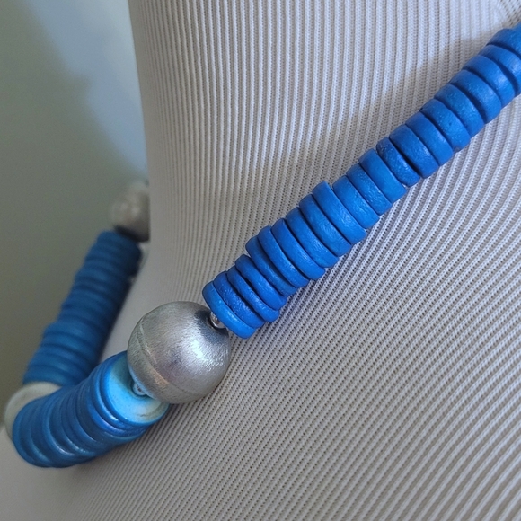 Fun Fashion Necklace - Picture 2 of 5